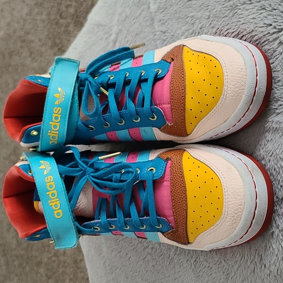 Shoes - Picture 2 of 8